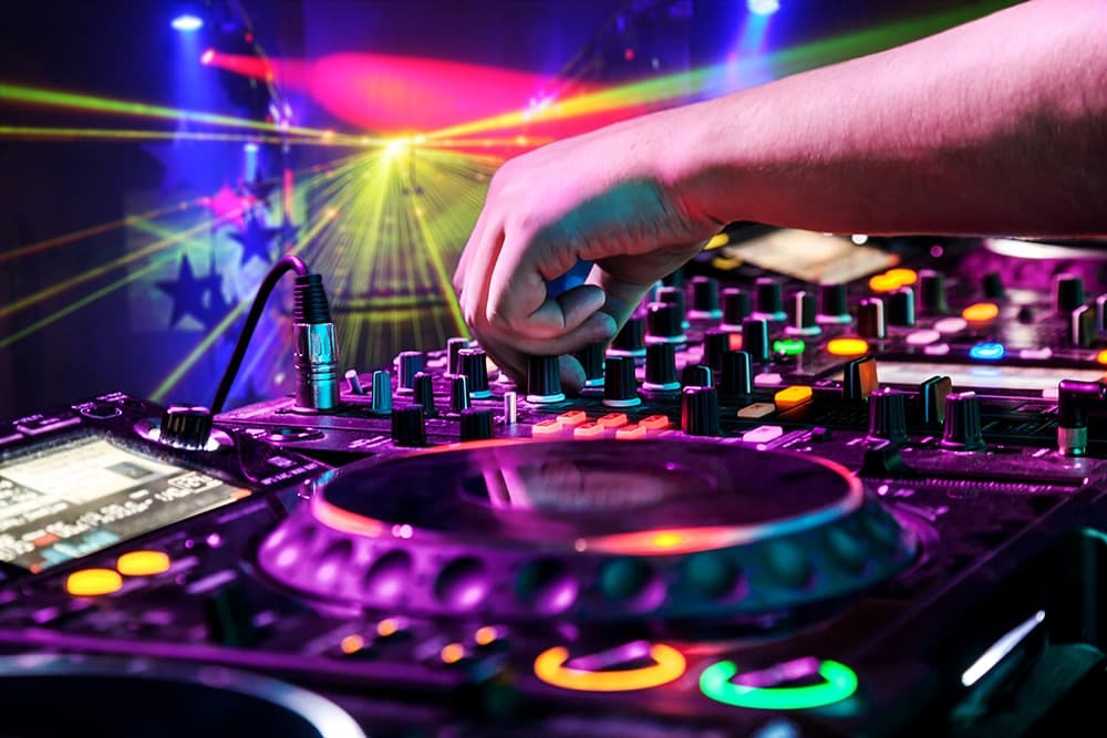 DJ